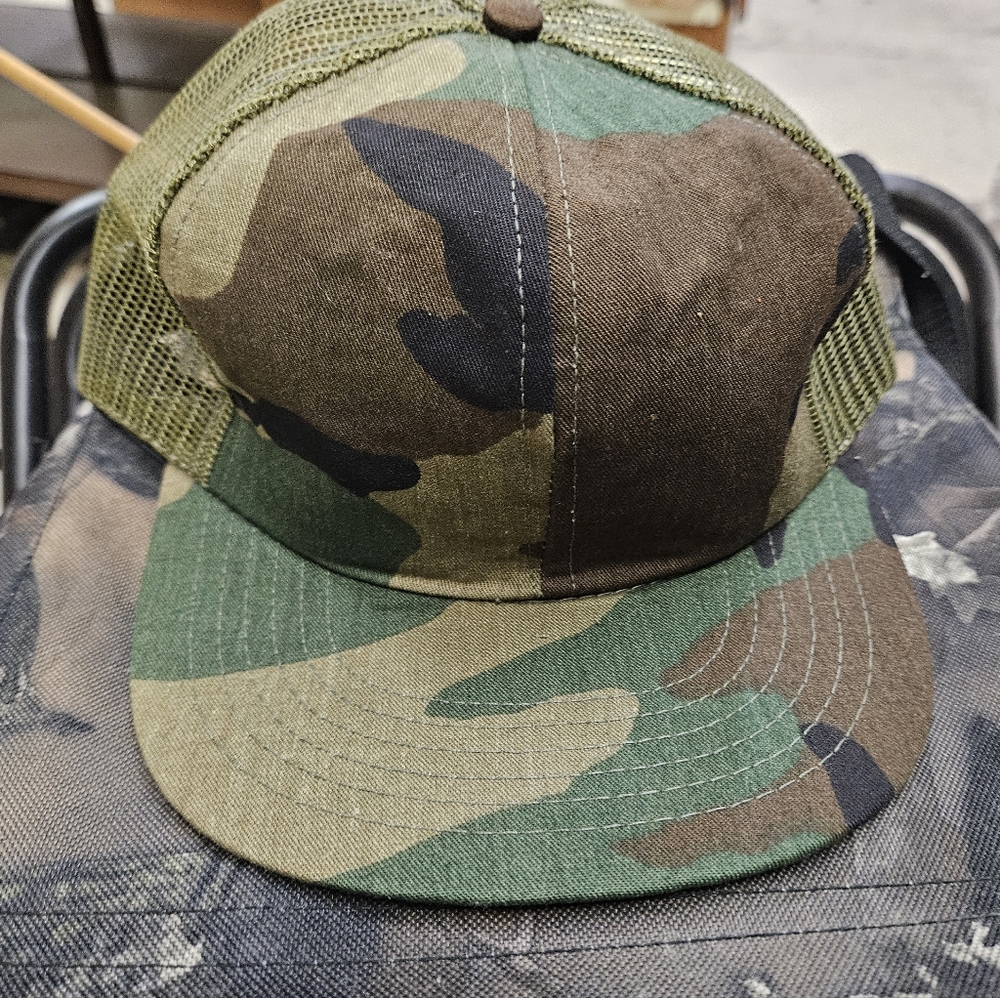 Vintage Green Camo mesh back, snapback cap